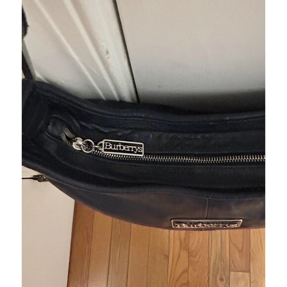 Burberrys Navy Blue Adjustable Shoulder Strap Bag - Picture 4 of 6